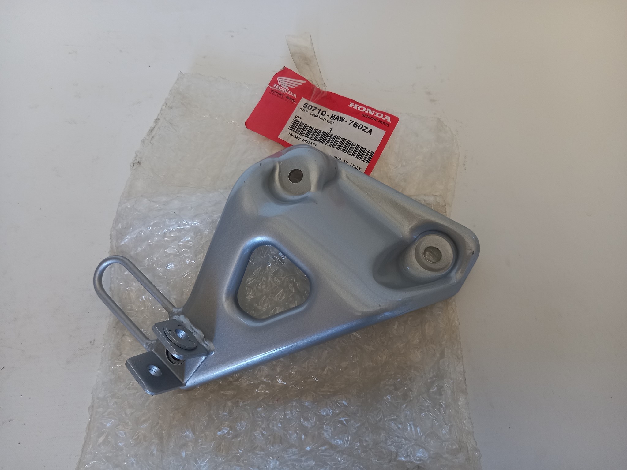 Picture of Honda  STEP COMP*NH146M*  50710-MAW-760ZA